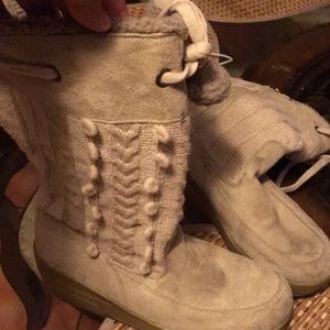 Par de botas de invierno de mujer